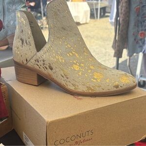 Coconuts by Matisse Gold and Cream Ankle Boots